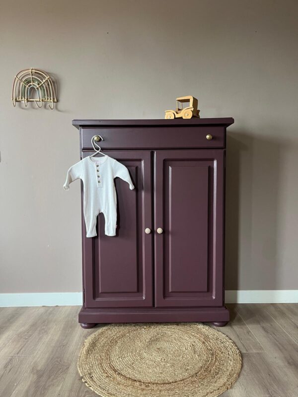 WhatsApp Image 2025-08-16 at 15.39.18 (7) Vintage speelgoedkastje Brinjal halkast kast