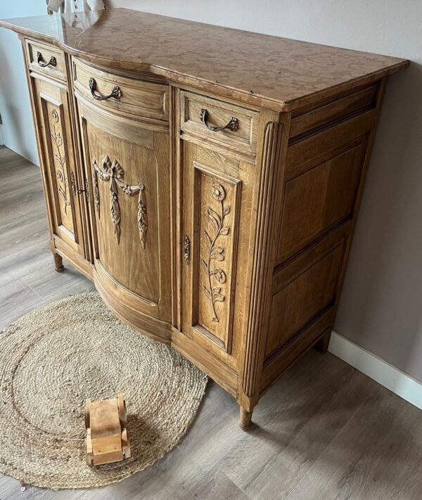 WhatsApp Image 2025-08-22 at 13.06.20 (11) Vintage houtkleur eiken commode met marmeren blad