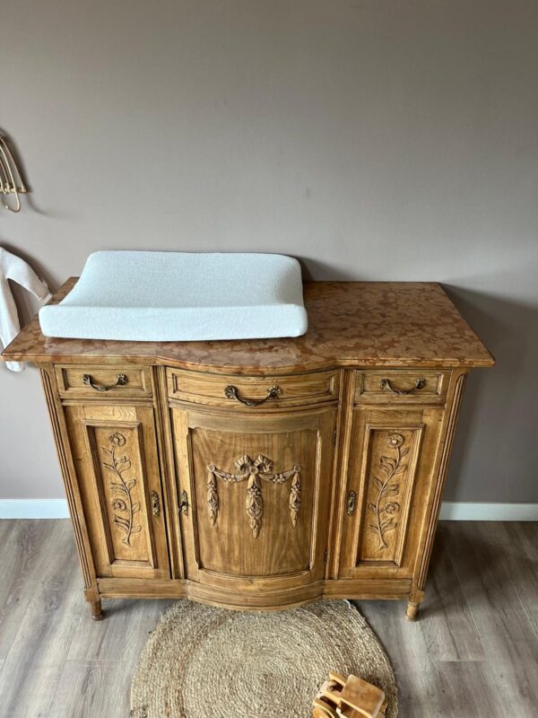 WhatsApp Image 2025-08-22 at 13.06.20 (2) Vintage houtkleur eiken commode met marmeren blad