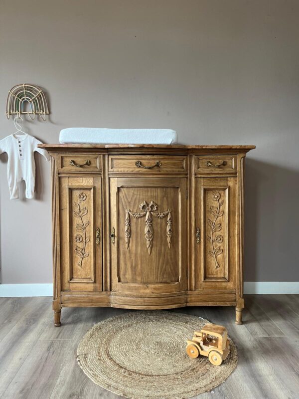 WhatsApp Image 2025-08-22 at 13.08.24 (2) Vintage houtkleur eiken commode met marmeren blad