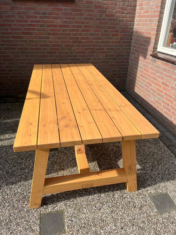 WhatsApp Image 2025-08-27 at 17.25.26 (2) Tuintafel douglashout handgemaakt
