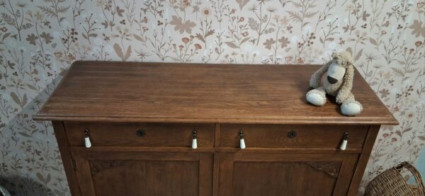 Commode marmer babykamer vintage kinderkamer dressoir hout uniek slaapkamer