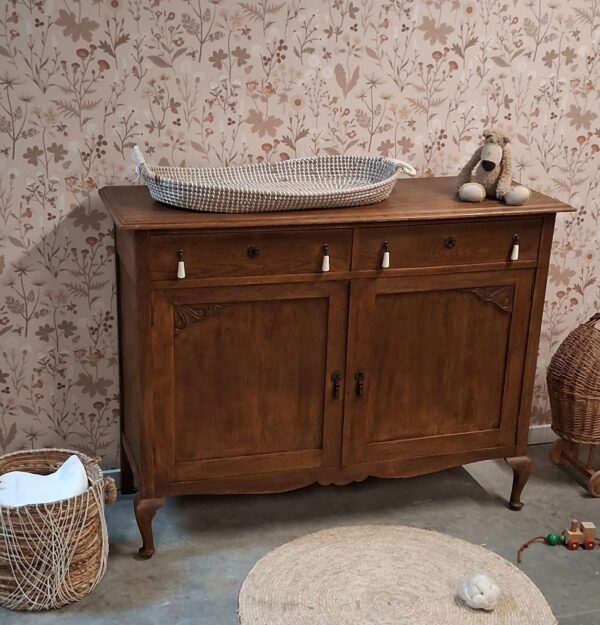 Commode marmer babykamer vintage kinderkamer dressoir hout uniek slaapkamer