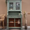 vintage brocante buffetkast servierskast woonkamerkast olijfgroen vitrinekast