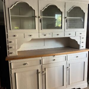 WhatsApp Image 2025-10-18 at 16.31.50 Grote vintage buffetkast – volledig naar wens op te laten knappen