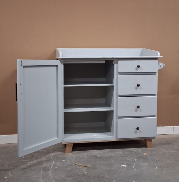 vintage commode babykamer, vintage kast kinderkamer