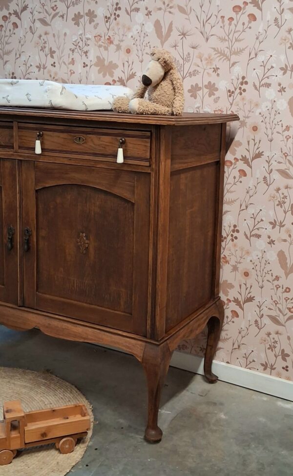 vintage commode babykamer, vintage kast kinderkamer
