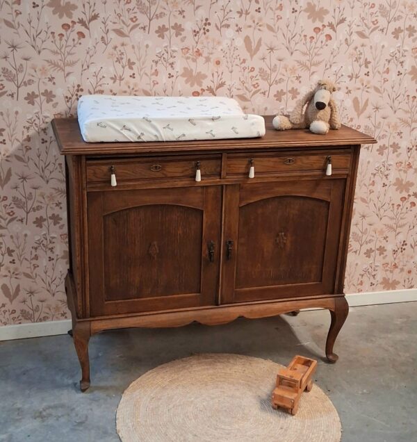 vintage commode babykamer, vintage kast kinderkamer