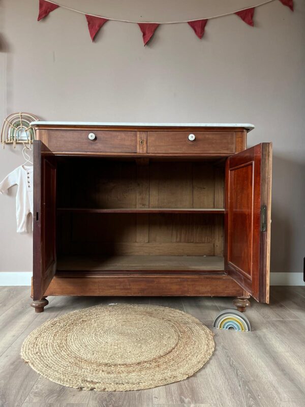 Vintage houtkleur commode met wit marmerenblad