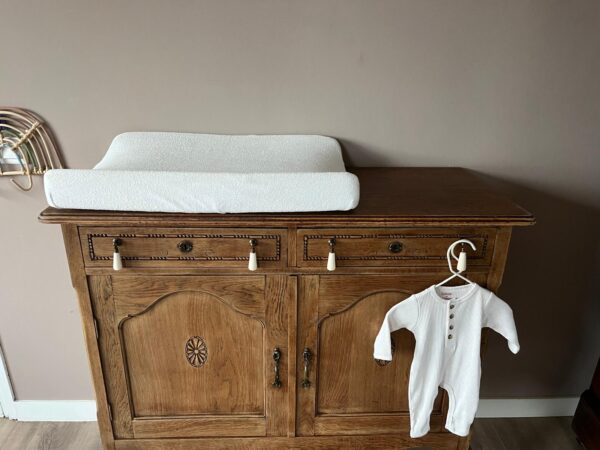 vintage commode babykamer, vintage kast kinderkamer