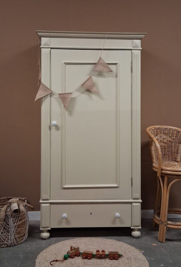 kledingkast eendeurskast vintage kast kleur naar wens kinderkamer slaapkamer inrichten