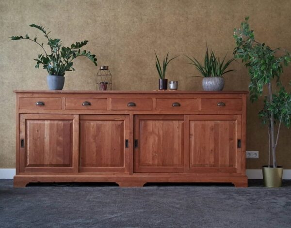 #vintagemeubels #babykamer #kinderkamer #vintagebabykamer #vintagekinderkamer #commode #vintagekast #duurzaamwonen #uniekinterieur #josiefine #josiefinenl #tweedeleven #liefdevoormeubels