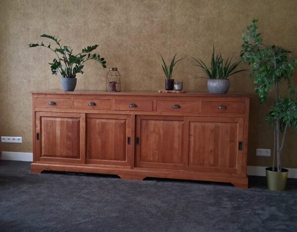 #vintagemeubels #babykamer #kinderkamer #vintagebabykamer #vintagekinderkamer #commode #vintagekast #duurzaamwonen #uniekinterieur #josiefine #josiefinenl #tweedeleven #liefdevoormeubels