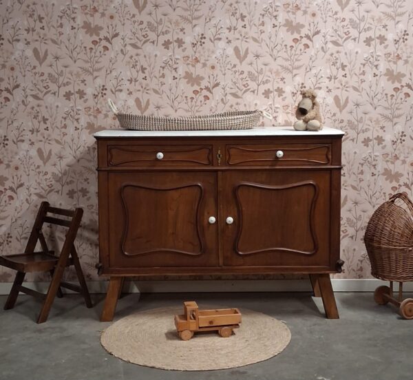 WhatsApp Image 2026-01-16 at 23.26.47 (6) Vintage houtkleur commode met wit marmerenblad
