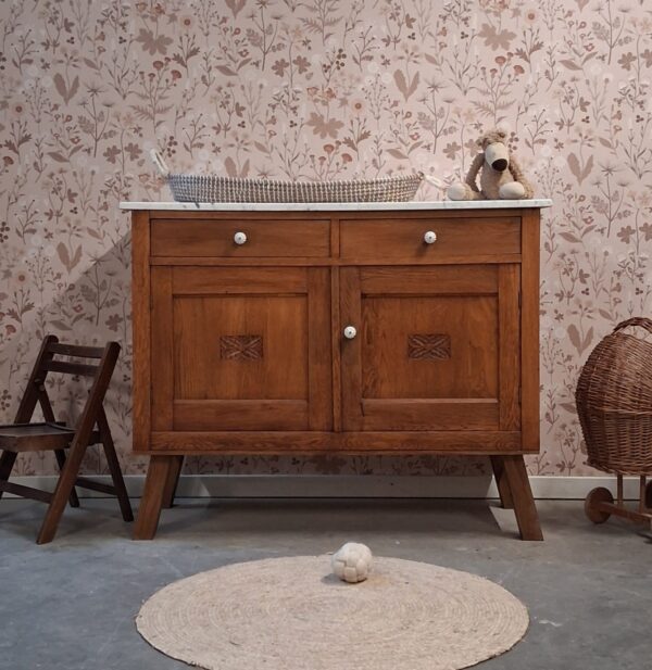 Vintage houtkleur commode met wit marmerenblad