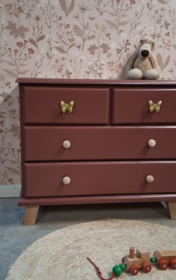 Vintage houtkleur commode met wit marmerenblad