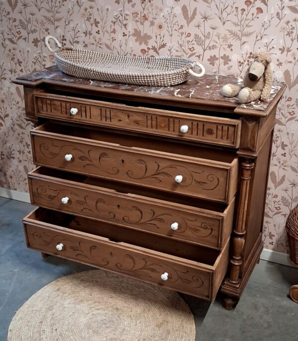 vintage commode babykamer kinderkamer meidenkamer baby zwanger uniek duurzaam jongenskamer marmerenblad