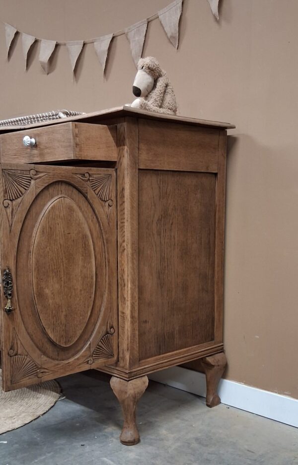 vintage commode babykamer, vintage kast kinderkamer