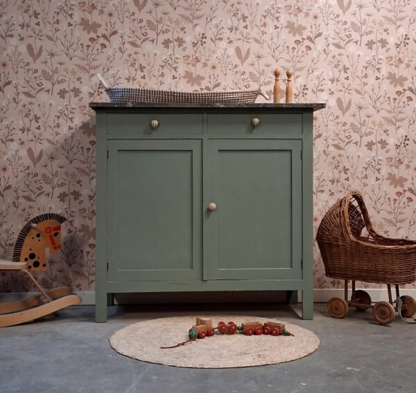 Vintage houtkleur commode met wit marmerenblad