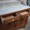 Vintage houtkleur commode met wit marmerenblad