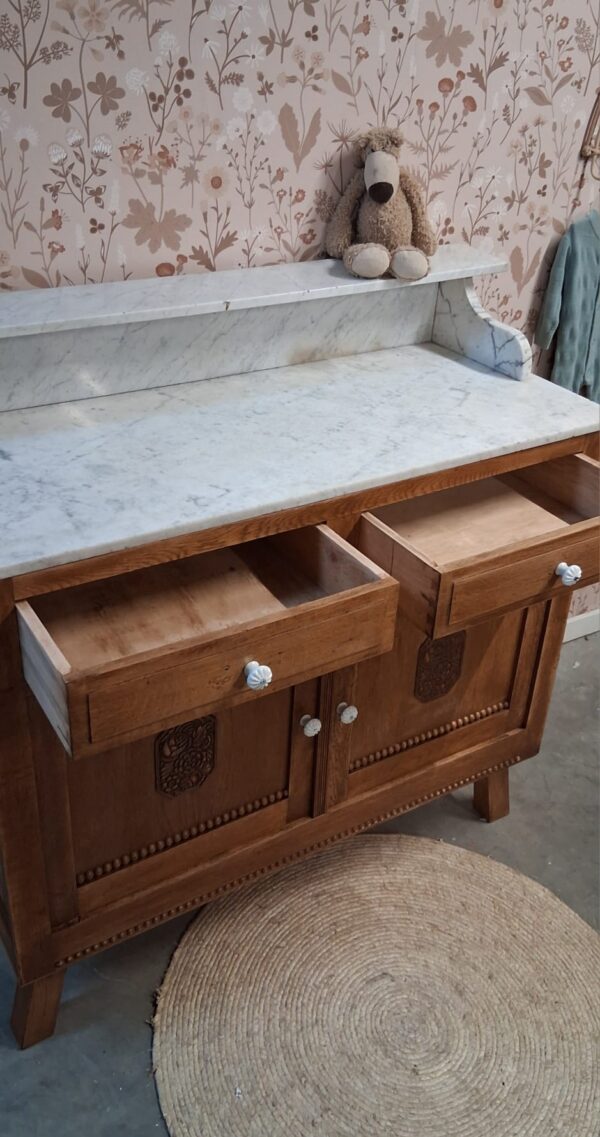 Vintage houtkleur commode met wit marmerenblad
