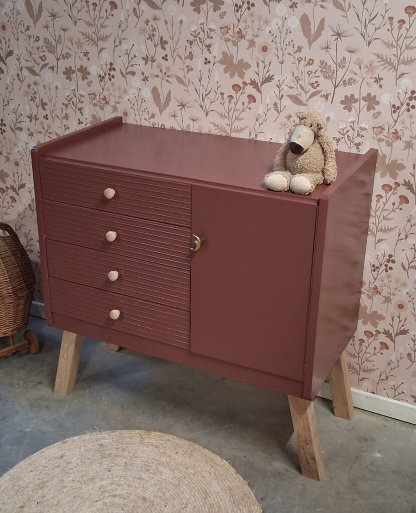 Vintage commode met lades Merlot Mania