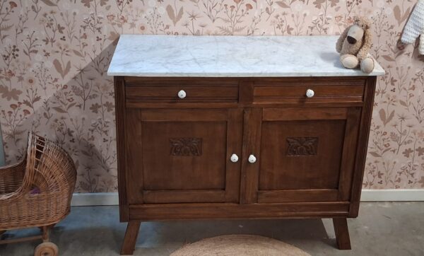 WhatsApp Image 2026-03-13 at 23.07.46 (2) Vintage houtkleur commode met wit marmerenblad