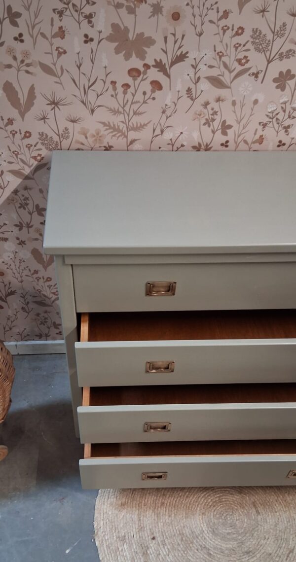 Vintage ladekast commode babykamer halkast groen duurzaam uniek kinderkamer