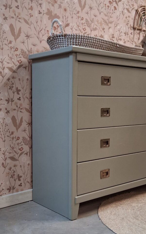 Vintage ladekast commode babykamer halkast groen duurzaam uniek kinderkamer