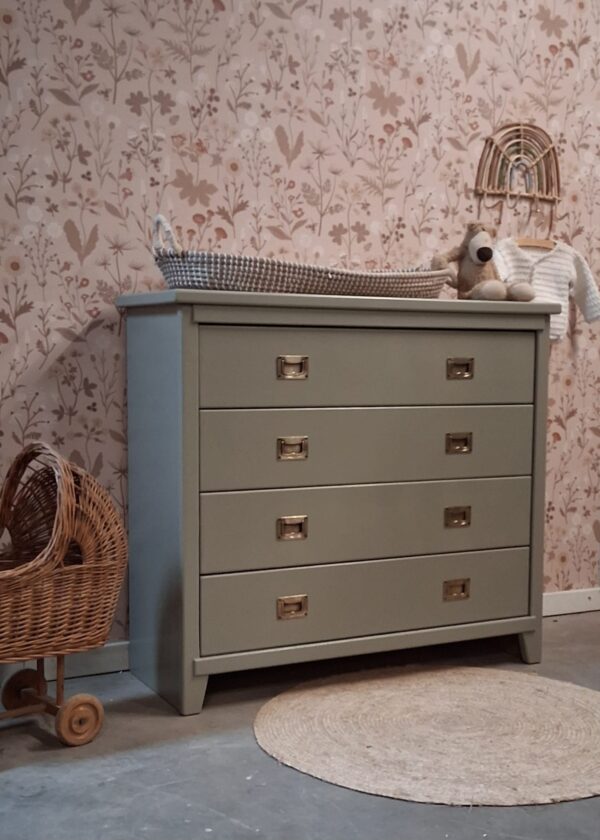 Vintage ladekast commode babykamer halkast groen duurzaam uniek kinderkamer