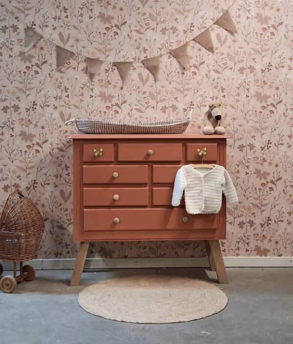 WhatsApp Image 2026-03-23 at 14.32.55 vintage commode babykamer, vintage kast kinderkamer