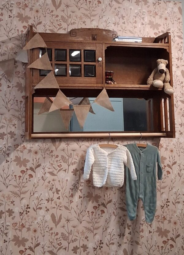 Vintage hangkastje / kapstok / kledingkastje in een kleur naar keuze