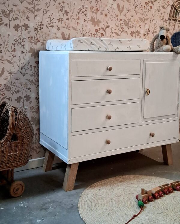 Vintage commode ‘Tim’ – kleur en knopjes naar keuze