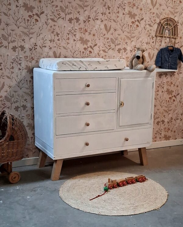 Vintage commode ‘Tim’ – kleur en knopjes naar keuze