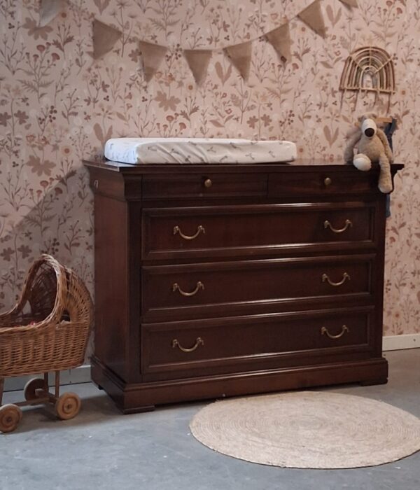 vintage commode babykamer, vintage kast kinderkamer