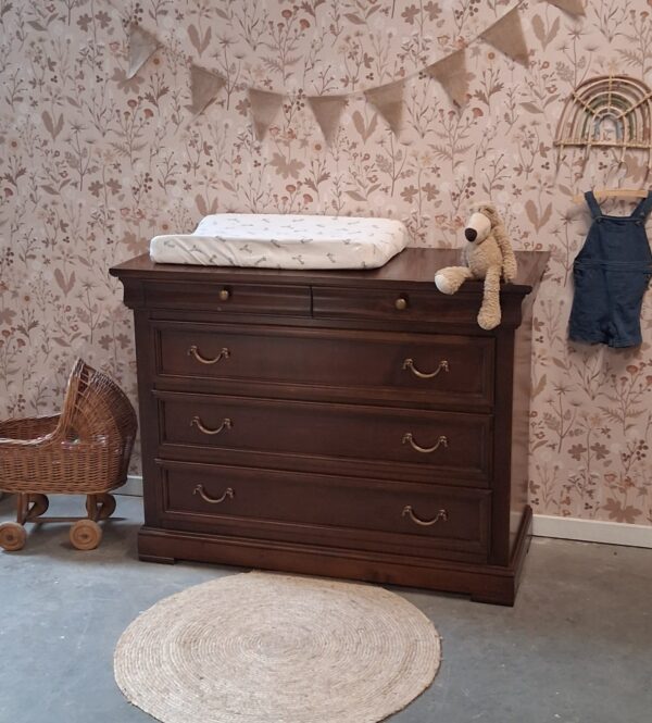 vintage commode babykamer, vintage kast kinderkamer