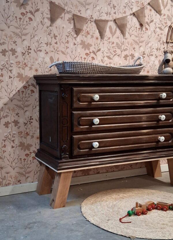 vintage commode babykamer, vintage kast kinderkamer