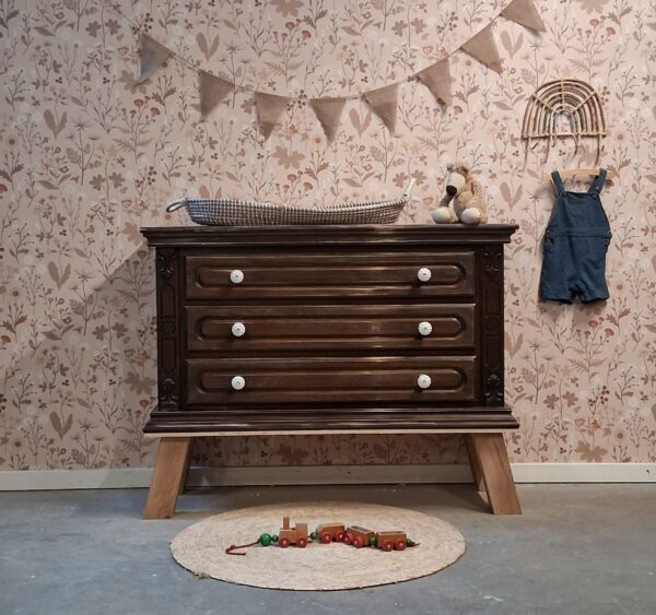 vintage commode babykamer, vintage kast kinderkamer