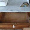 *GERESERVEERD* Vintage houten commode met wit marmeren blad Mimi