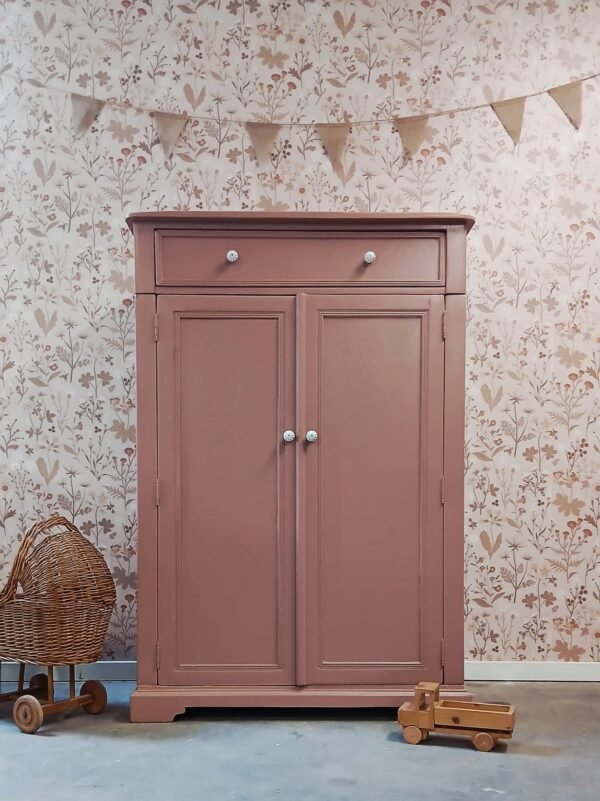 vintage commode babykamer, vintage kast kinderkamer
