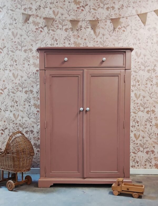 vintage commode babykamer, vintage kast kinderkamer