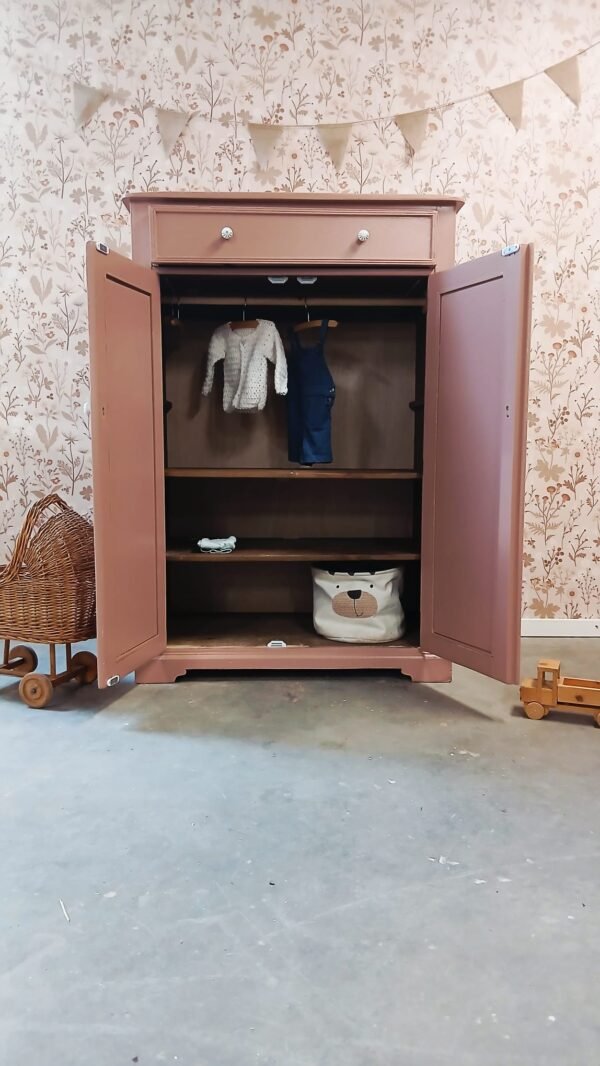 vintage commode babykamer, vintage kast kinderkamer