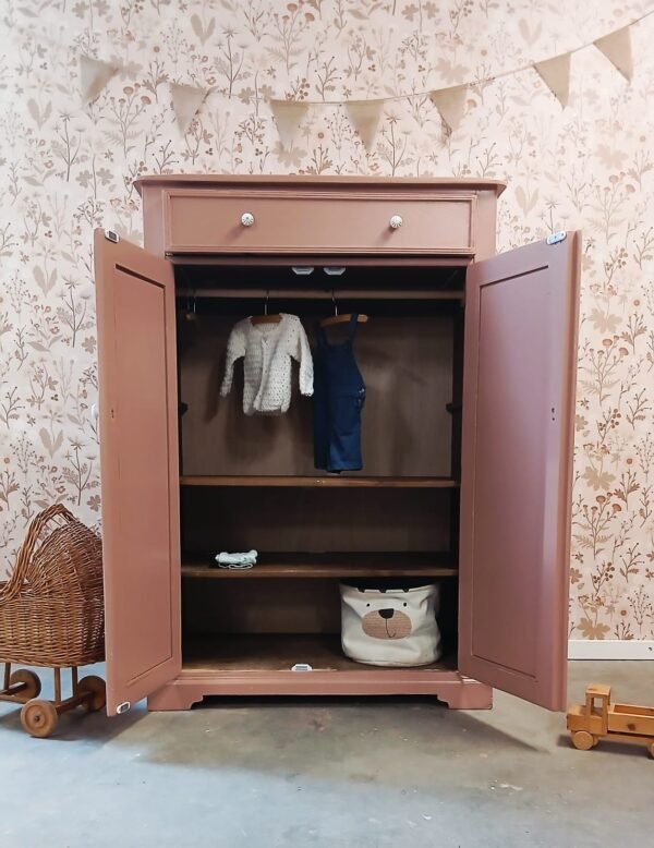 vintage commode babykamer, vintage kast kinderkamer