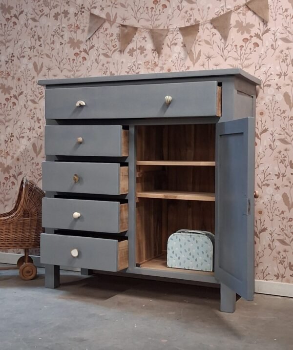 vintage commode babykamer, vintage kast kinderkamer speelgoedkast woonkamer uniek duurzaam