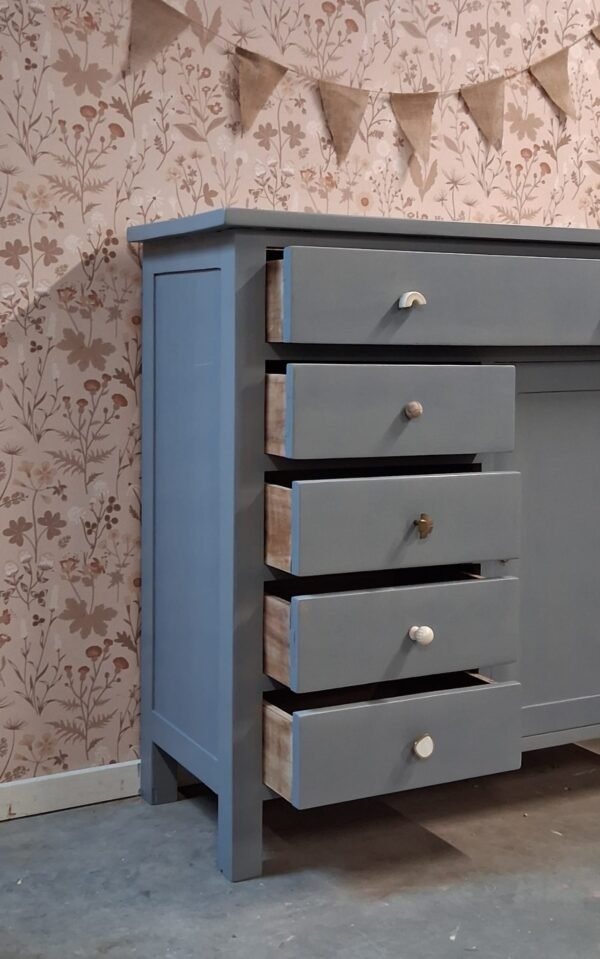 vintage commode babykamer, vintage kast kinderkamer speelgoedkast woonkamer uniek duurzaam